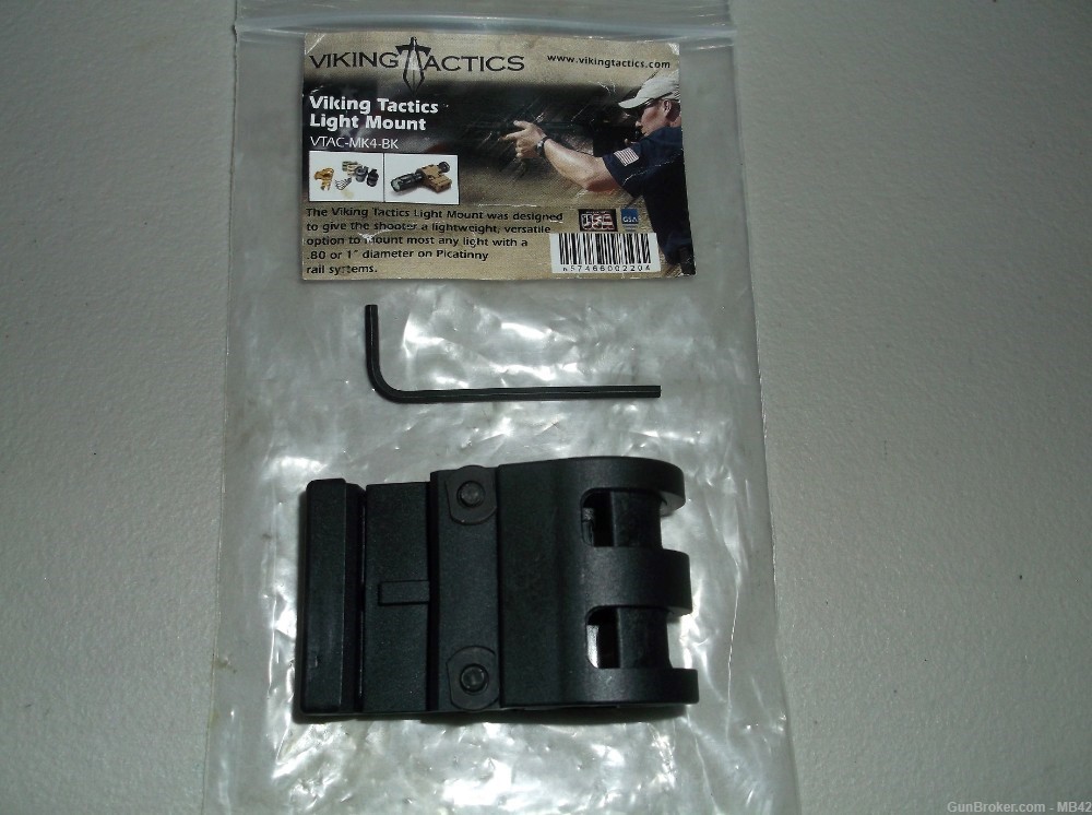 AR 15 CLEANING GEAR & TACTICAL LIGHT MOUNT + OTHER GUN CLEANING SUPPLIES-img-5