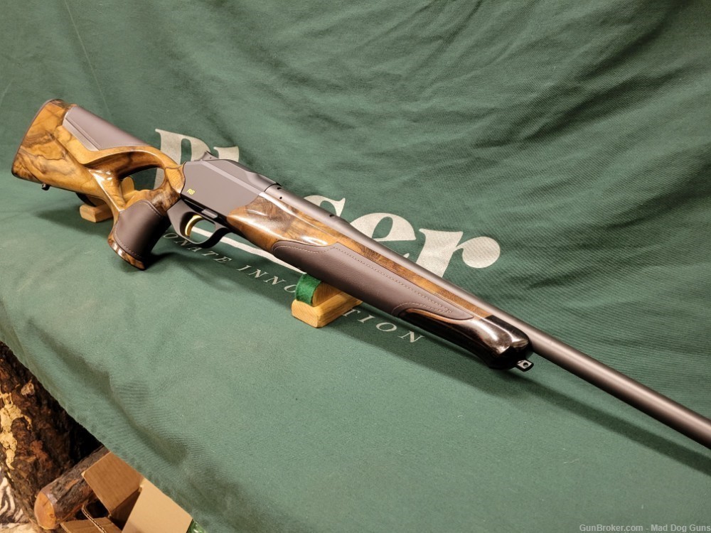 BLASER R8, L. H. ANY CALIBER, GRADE 8 WOOD WITH LEATHER INSETS-img-7