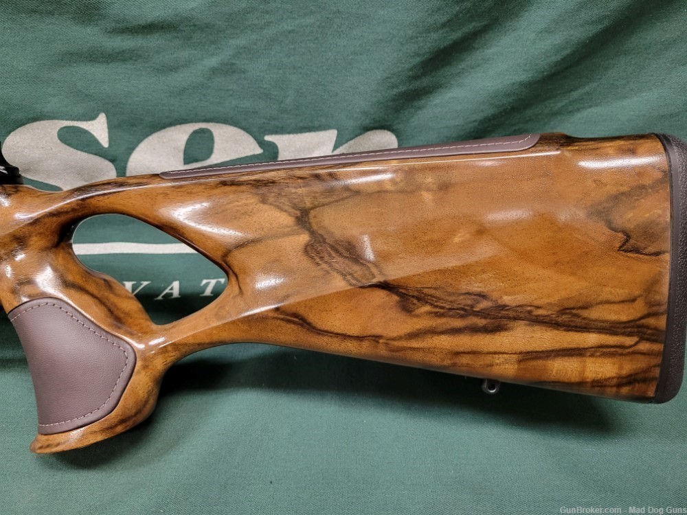 BLASER R8, L. H. ANY CALIBER, GRADE 8 WOOD WITH LEATHER INSETS-img-1