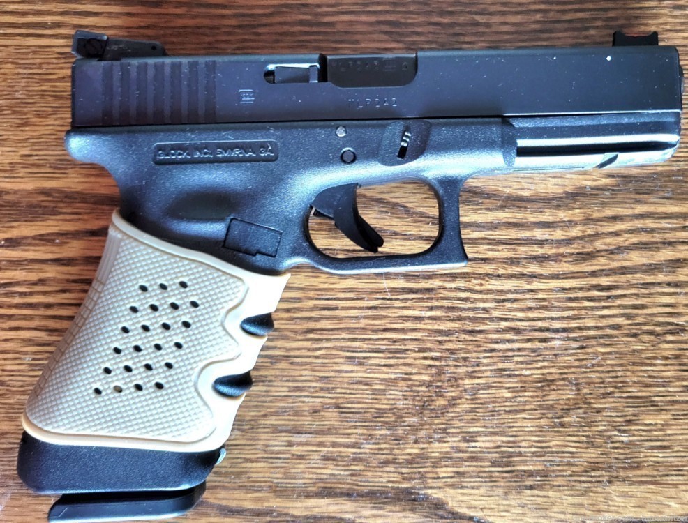 Glock 17 9mm 4.5" Bbl 1- 10rd Mag-img-0
