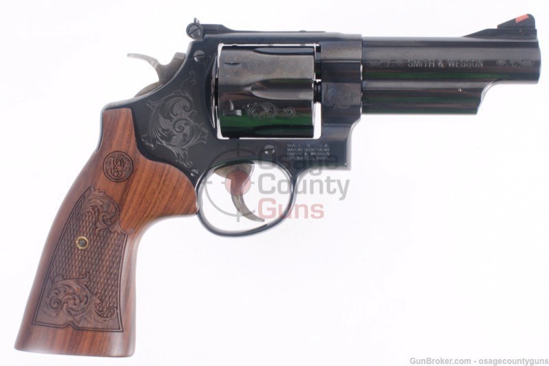 Smith & Wesson - Model 29 Blue / Engraved -img-11