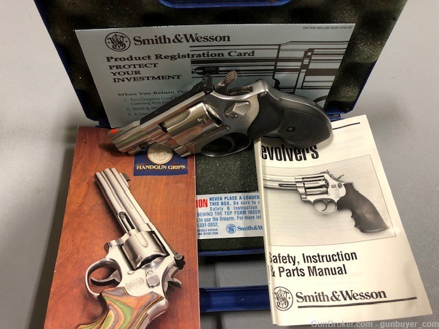 S&W Model 651-1 22 Magnum 2" Barrel 6Rd-Used-img-1