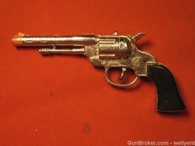 Toy Miniature Revolver Pistol Die-Cast like Marx collectable guns-img-1
