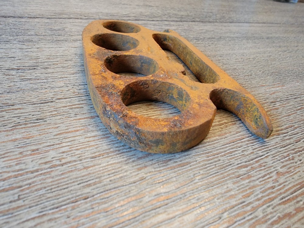 Crudely Made Vintage Knuckle Duster Iron Brass Knuckles-img-3