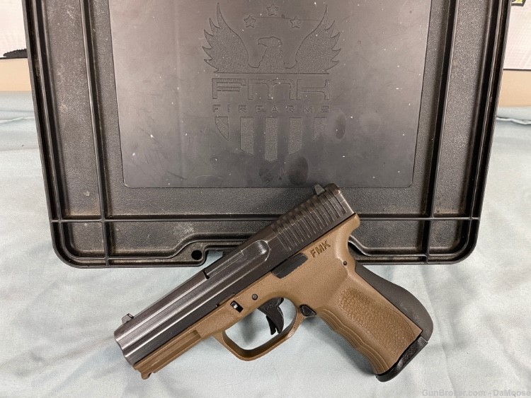 FMK Pistol Armed Forces Edition 9mm 9C1 - G2 + 2 Mags-img-2