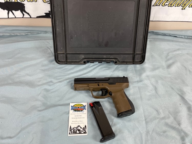 FMK Pistol Armed Forces Edition 9mm 9C1 - G2 + 2 Mags-img-1