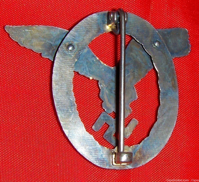 Third Reich German WWII Luftwaffe  Pilot's Badge REPRODUCTION  (95)-img-1