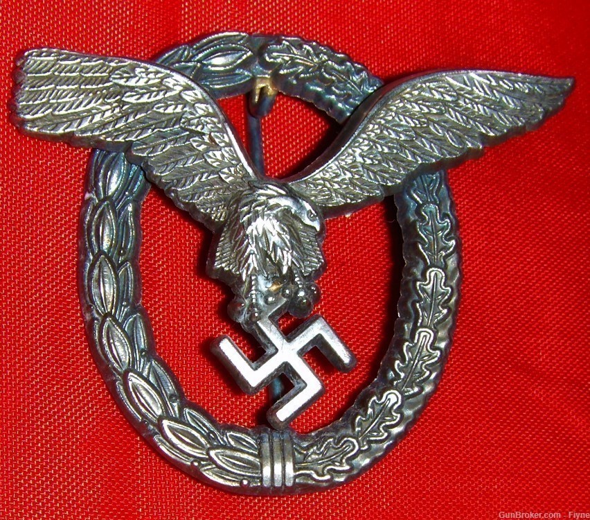 Third Reich German WWII Luftwaffe  Pilot's Badge REPRODUCTION  (95)-img-0