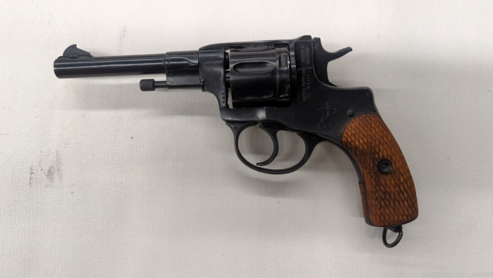 1933 Tula Nagant Model 1895 Revolver-img-1