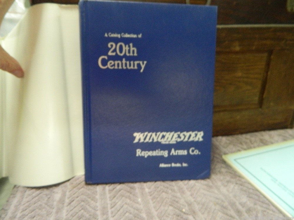 Winchester 20th Century & Winchester Sales Manual 1938 Books-img-13