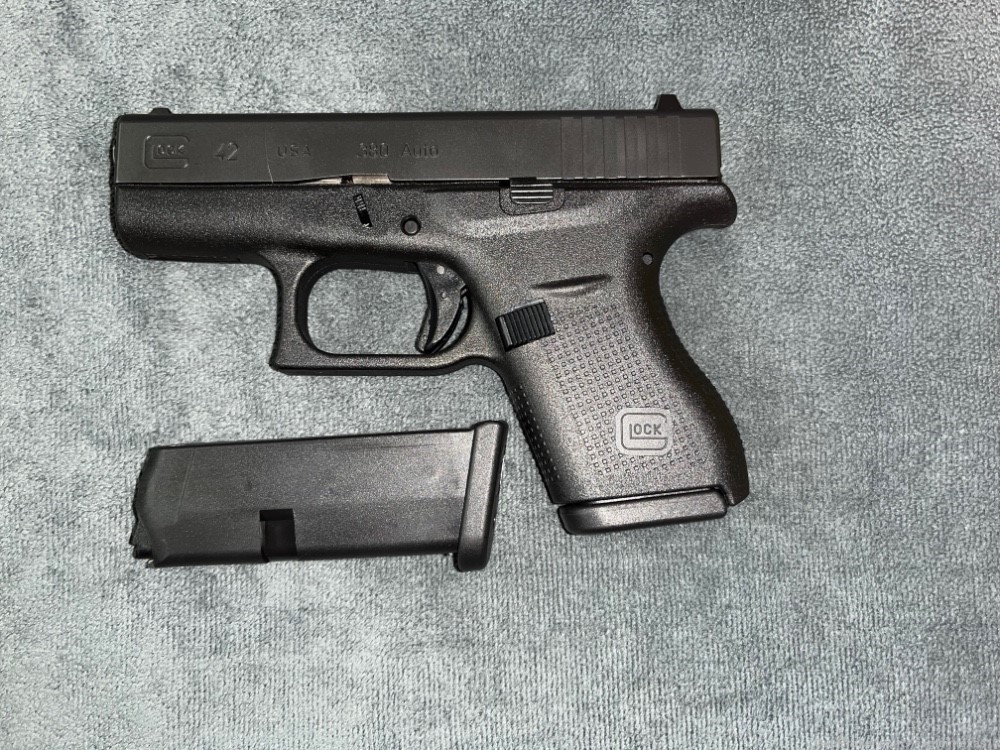 Glock Model 42 in .380 ACP with 3.25” barrel (Factory New)-img-1