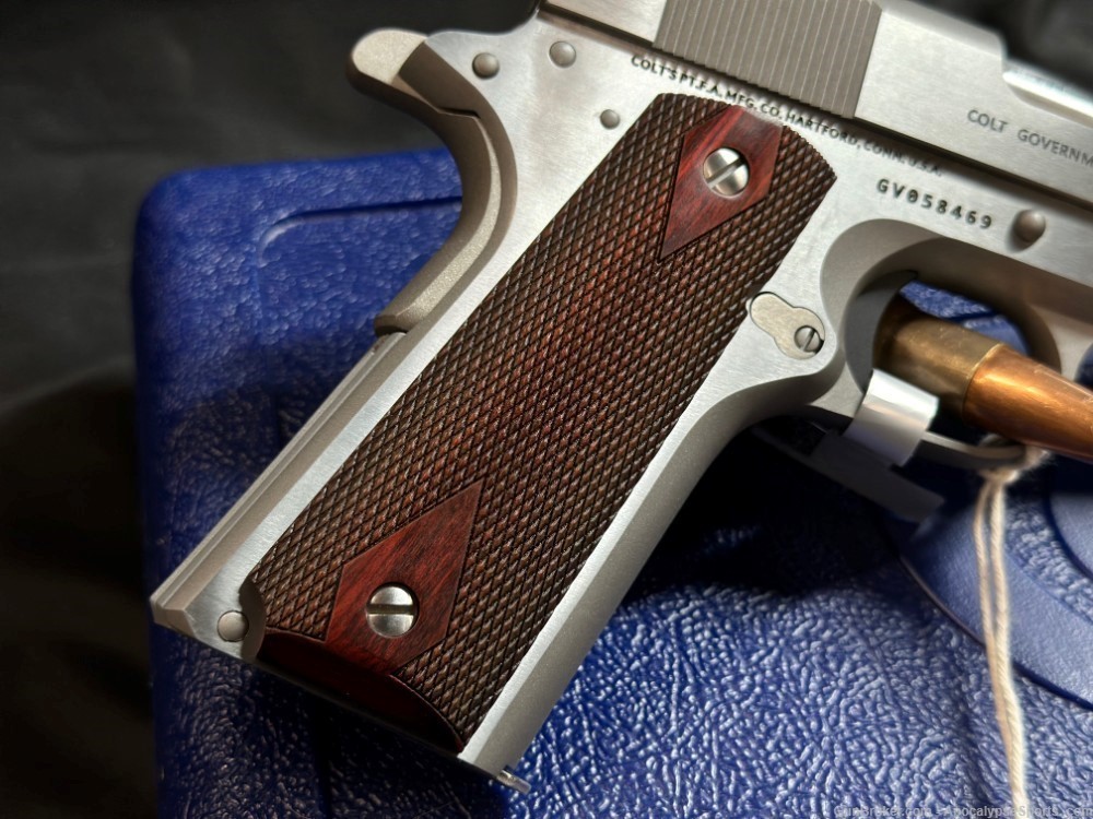 Colt 1911 45acp Colt-1911 Classic Stainless 1911 Colt O1911C-SS-img-2