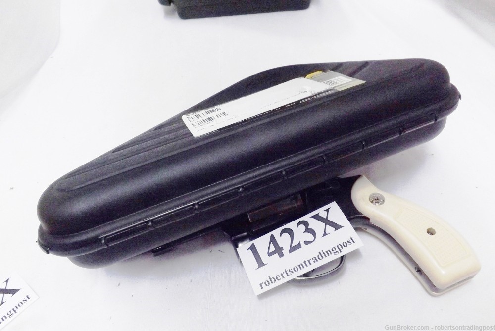 Plano Black Handgun Case fits 4 inch Revolver 5 inch Auto Like New 1423 -img-6