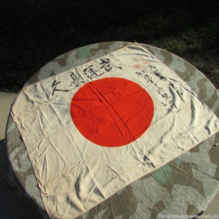 JAPANESE WWII SIGNED SOLDIERS PERSONAL FLAG WITH NICE MARKINGS -img-0