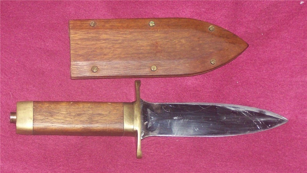 FULL TANG BOOT DAGGER WITH WOODEN SCABBARD-img-3