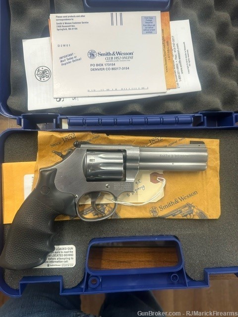 USED Smith & Wesson Model 617  10 RD 22LR -img-1