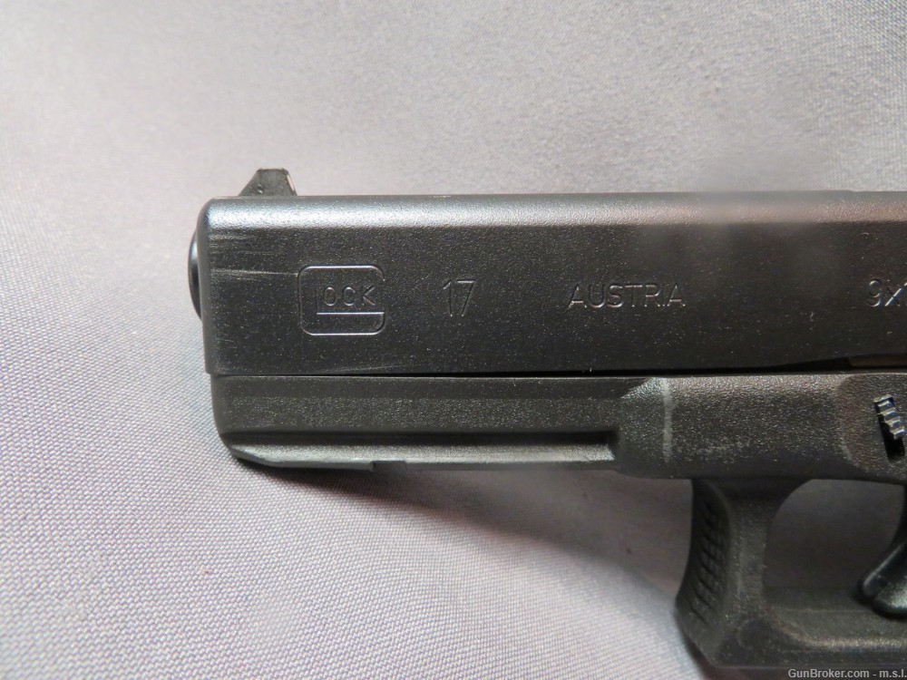 Glock G17 Gen 3 9mm LNIB-img-5