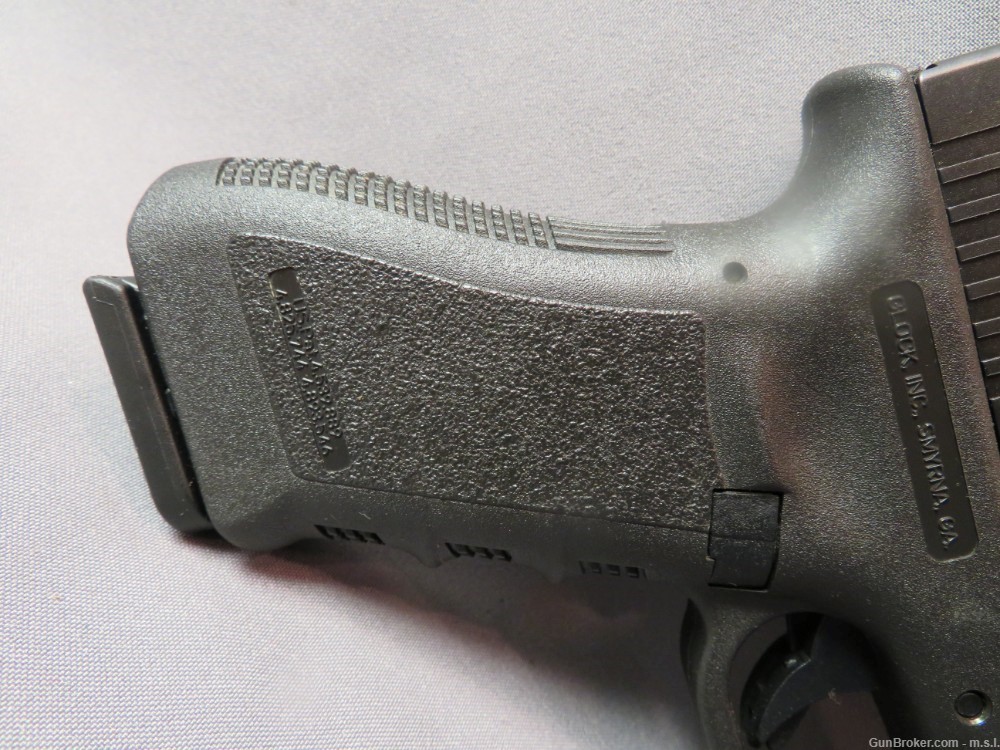 Glock G17 Gen 3 9mm LNIB-img-6