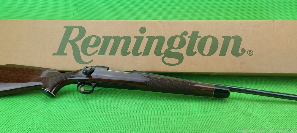 Remington 700 BDL * CUSTOM DELUXE * 25-06 Rem * ENHANCED ENGRAVING-img-0