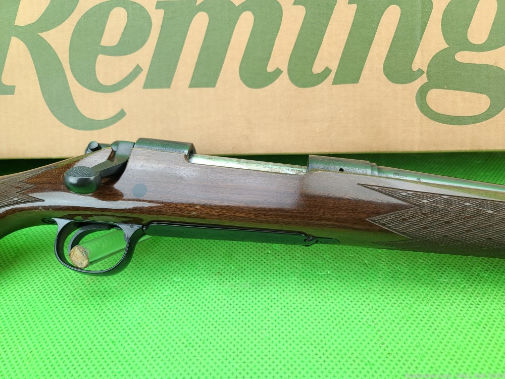 Remington 700 BDL * CUSTOM DELUXE * 25-06 Rem * ENHANCED ENGRAVING-img-12