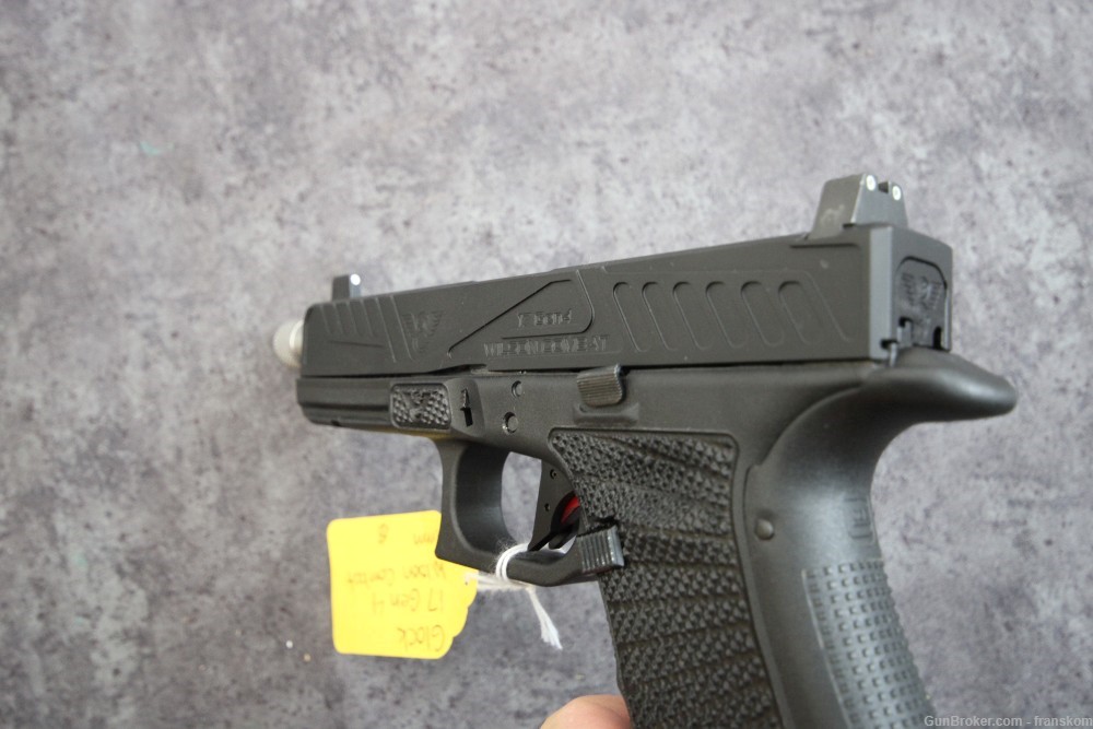 Wilson Combat Custom Glock G17, Gen 4 in 9 MM with Extras-img-5