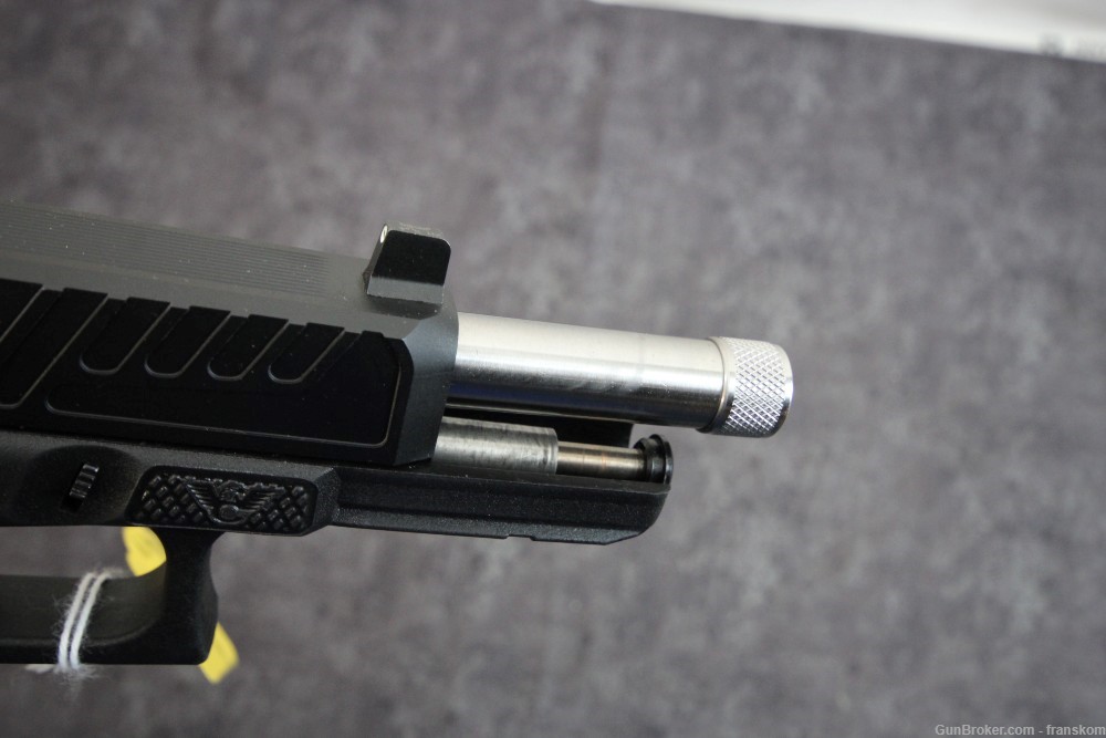 Wilson Combat Custom Glock G17, Gen 4 in 9 MM with Extras-img-13