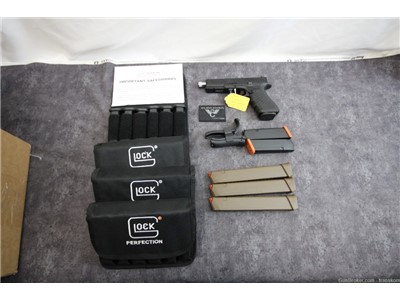 Wilson Combat Custom Glock G17, Gen 4 in 9 MM with Extras