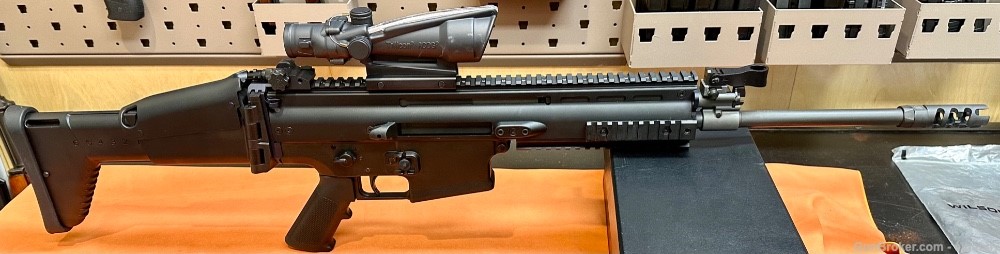 SCAR 17s, ACOG 308 ballistic scope, 6 FN magazines, custom hard case.-img-0