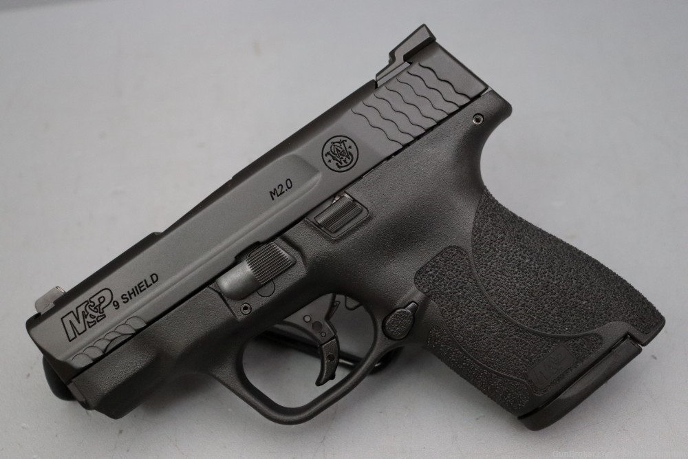 Smith & Wesson M&P9 Shield M2.0 9mm 3.1" w/ Night Sights NEW!-img-1