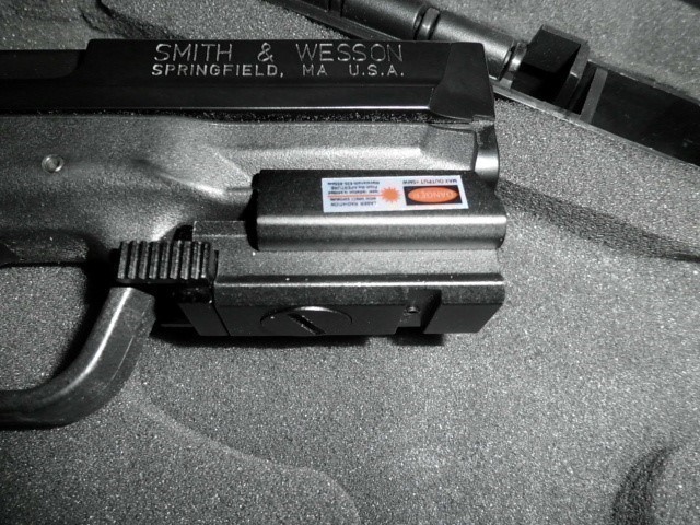 SMITH & WESSON MP-40 WITH LASER 3 MAGS-img-5