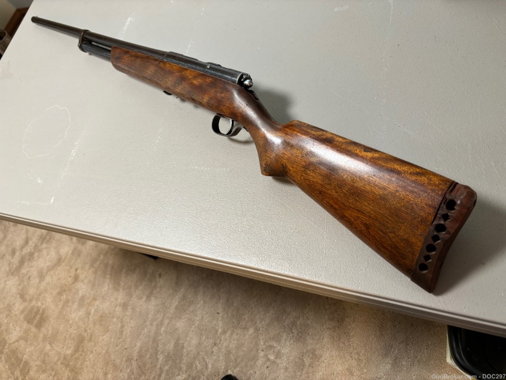 Harrington and Richardson H&R Model 120 , 16 gauge Shotgun -img-0