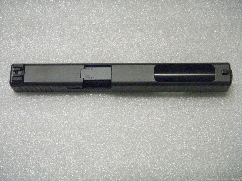 New Glock 17L Longslide Gen 3 9mm 9 mm 17 22 31 34 35 39-img-1