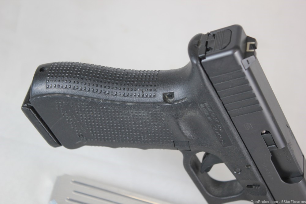 GLOCK 17 Gen 4 3 mags LE trade in Layaway Available NO RESERVE!-img-2