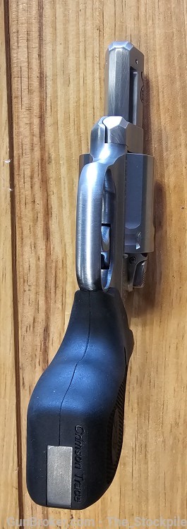Kimber K6S .357 Magnum Stainless 2.5" Black Rubber SKU 2406969 w/ Box Case -img-4