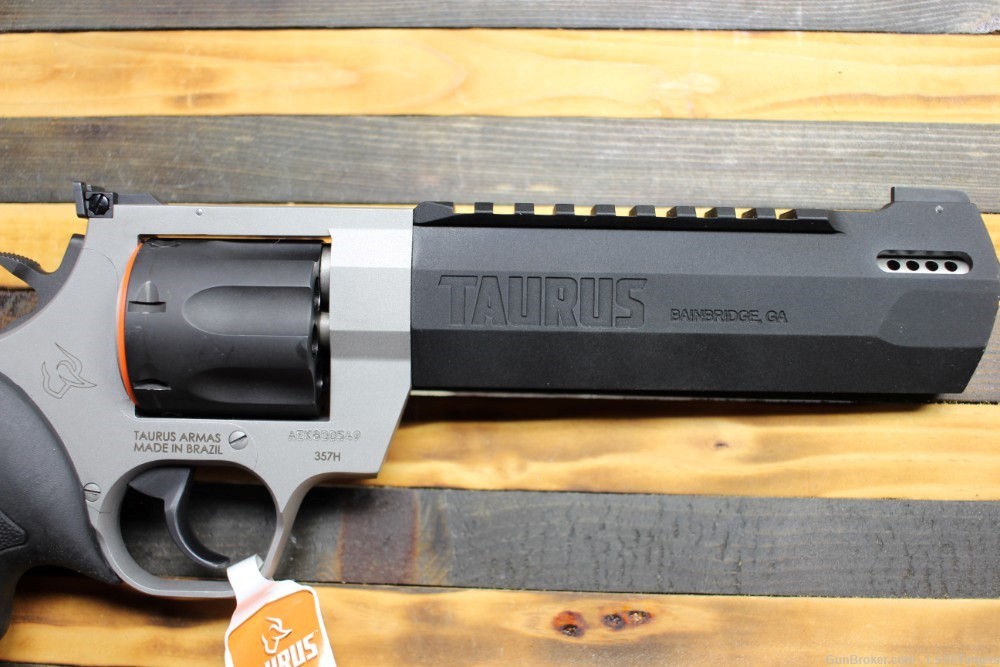 New Taurus Raging Hunter 357 magnum 6.75 Barrel-img-4