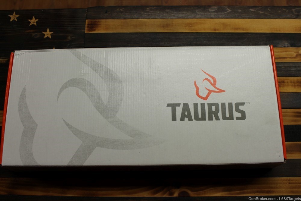 New Taurus Raging Hunter 357 magnum 6.75 Barrel-img-9