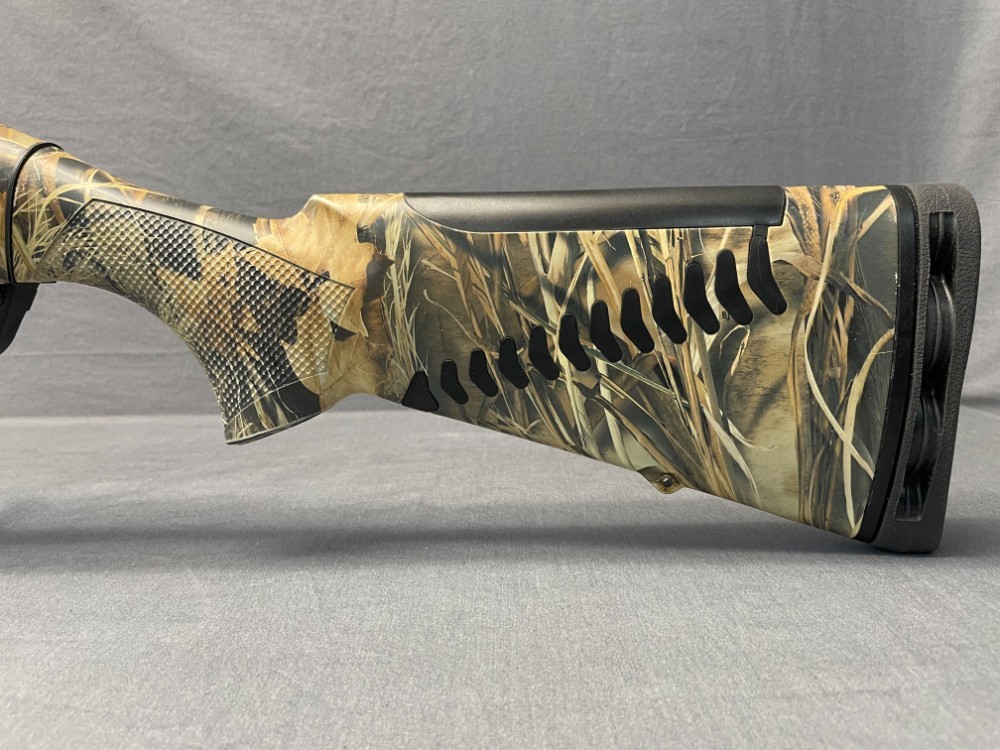 Benelli SBE2 12GA | 26" Barrel | With Box, Factory Chokes & Extras-img-10