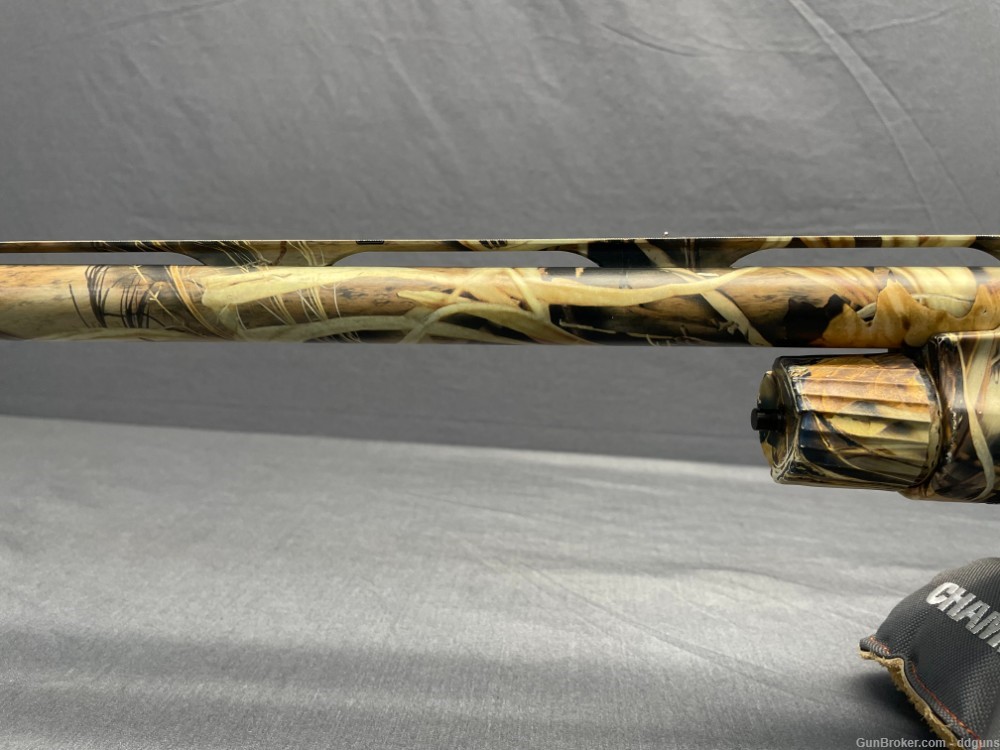 Benelli SBE2 12GA | 26" Barrel | With Box, Factory Chokes & Extras-img-7