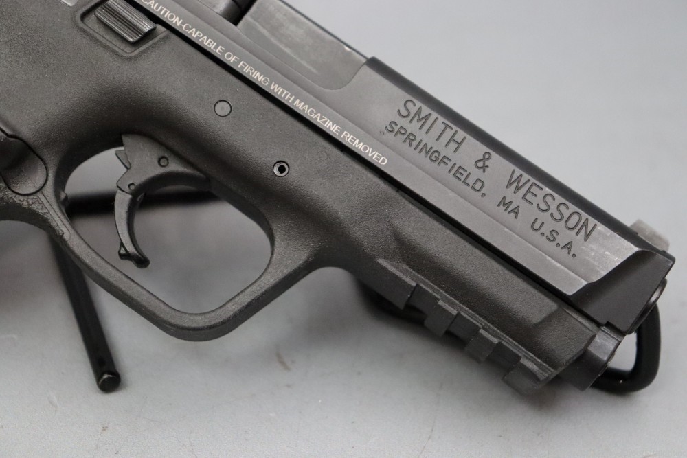 Smith and Wesson M&P9 9mm 4.25"-img-3