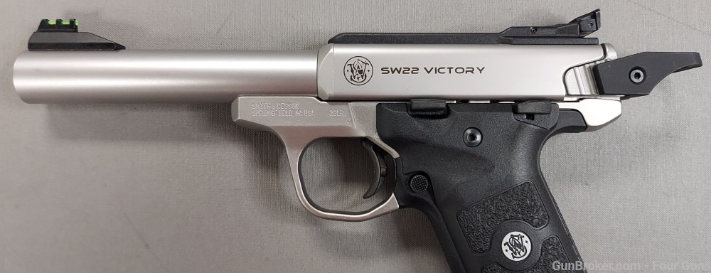 Used Smith & Wesson SW22 Victory Pistol 22 LR 5.5" Barrel 10 Rounds 2 Mags-img-2