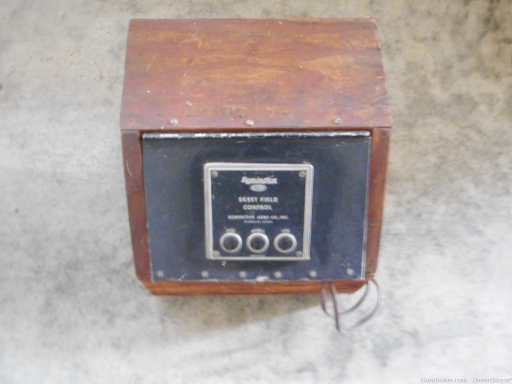 	Antique Remington (DuPont) Skeet Field Control Box (High, Double, Low)-img-0