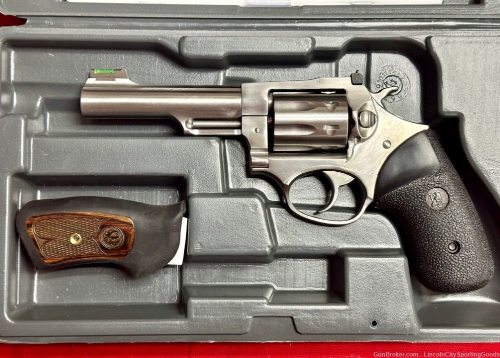 Ruger sp101 like new!-img-1