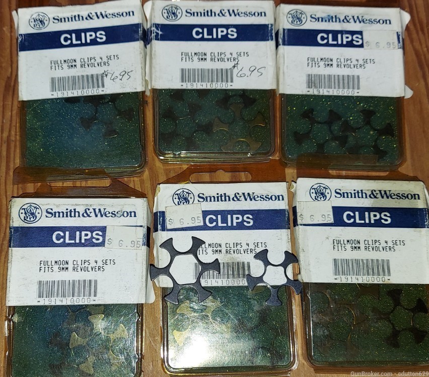 Smith & Wesson 9 mm moon clips 26 pieces-img-0