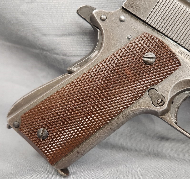 Remington Rand M1911A1 pistol U.S. Army 1944 World War II era-img-1