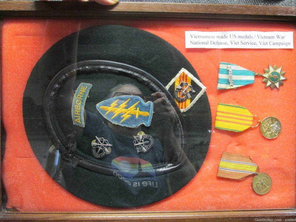 VIETNAM WAR VETERANS GROUPING-SPECIAL FORCES AND MEDALS WITH CASE-img-0