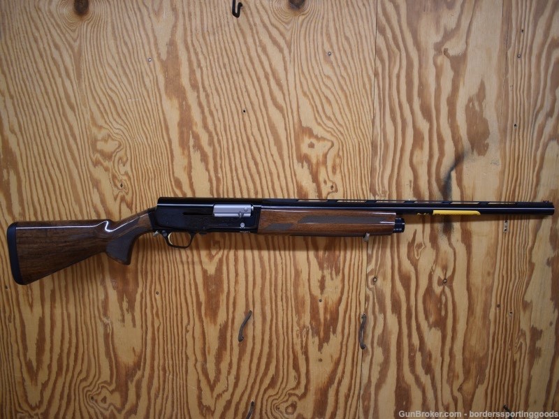 BROWNING A5 12GA 26" 3" 4+1 WALNUT/BLUED w/factory case+5 chokes+wrench+-img-0