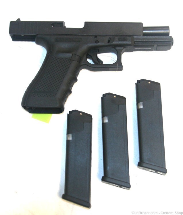 Glock 22 - Like New - 3 Mags-img-1