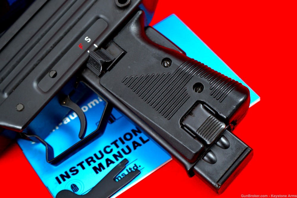 Rare & Desired Pre Ban IMI Israel UZI Pistol 9mm w/ Original Case As New-img-5