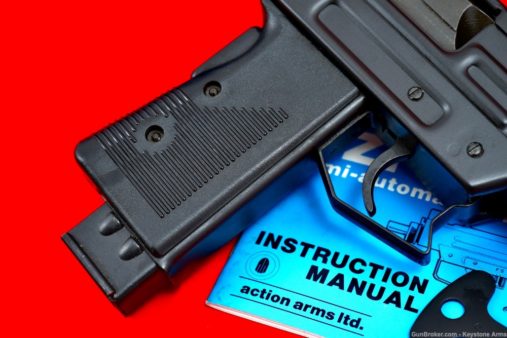 Rare & Desired Pre Ban IMI Israel UZI Pistol 9mm w/ Original Case As New-img-9