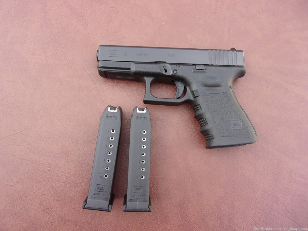 Glock 19 9mm 4" Semi Auto Pistol 99.9% G19 SUPER CLEAN w/ Box $1START-img-3